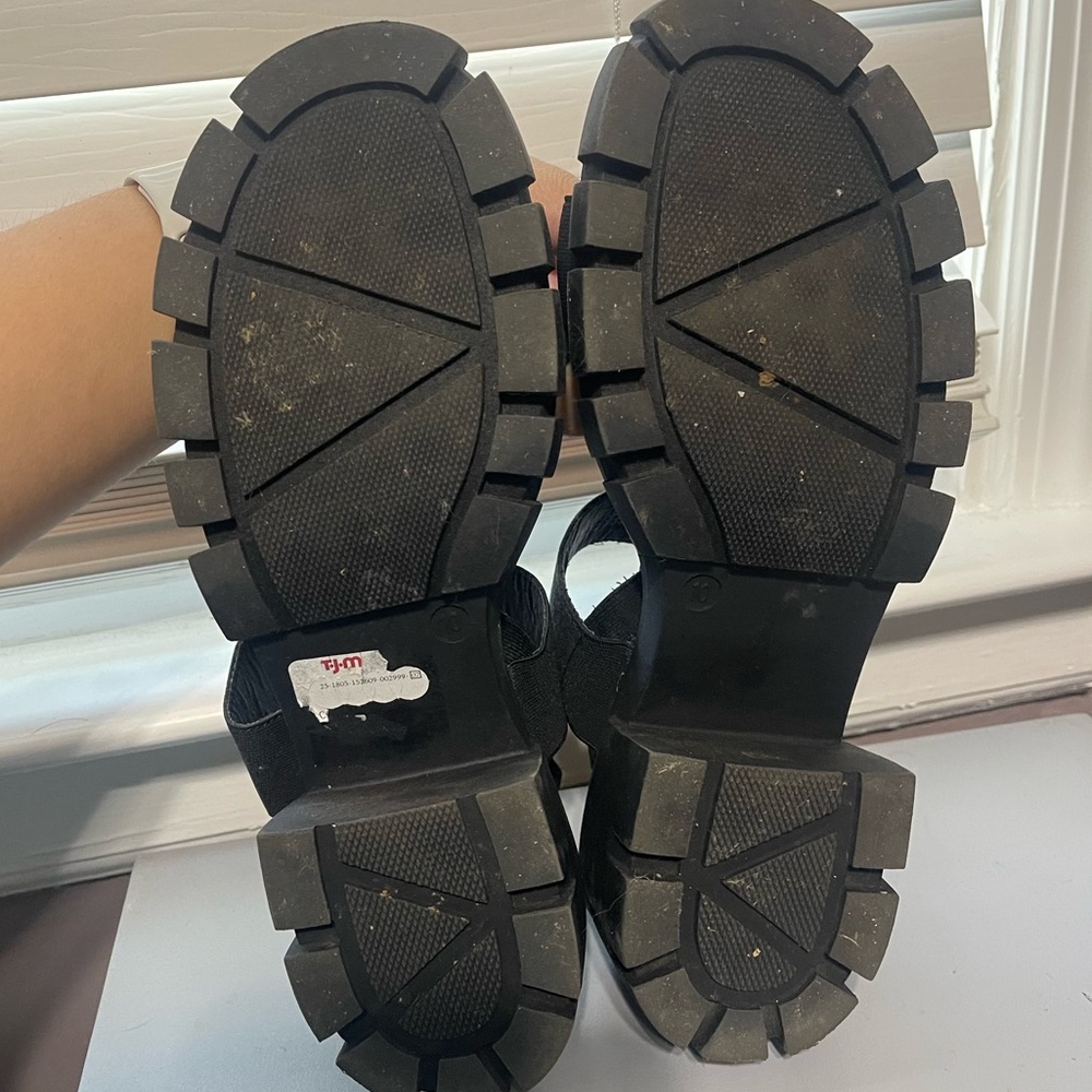 Madden Girl Women's Black Chunky Heel Sandals 10 - Picture 6 of 6